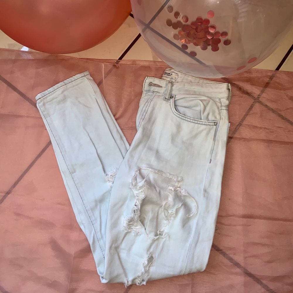 Distressed Boyfriend Jeans